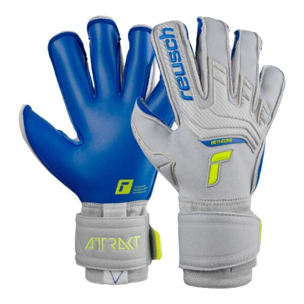 Reusch Betheone Attract goalkeeper gloves.