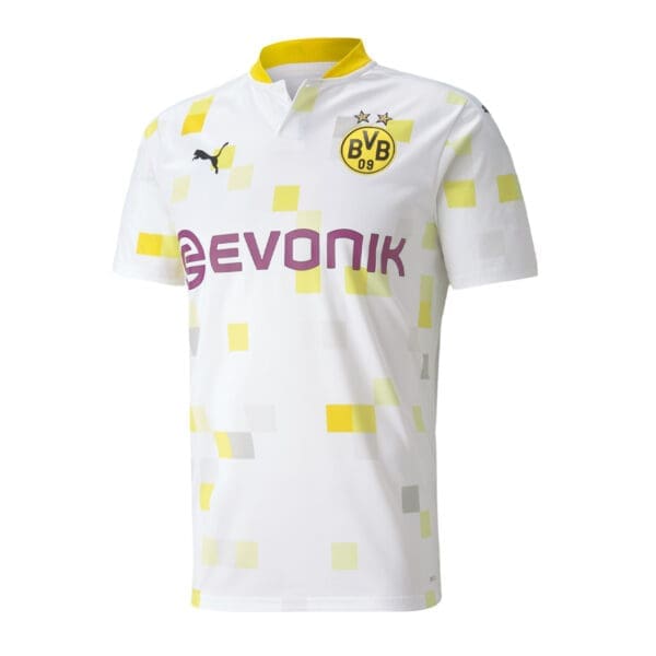 Borussia Dortmund soccer jersey with Evonik sponsor.