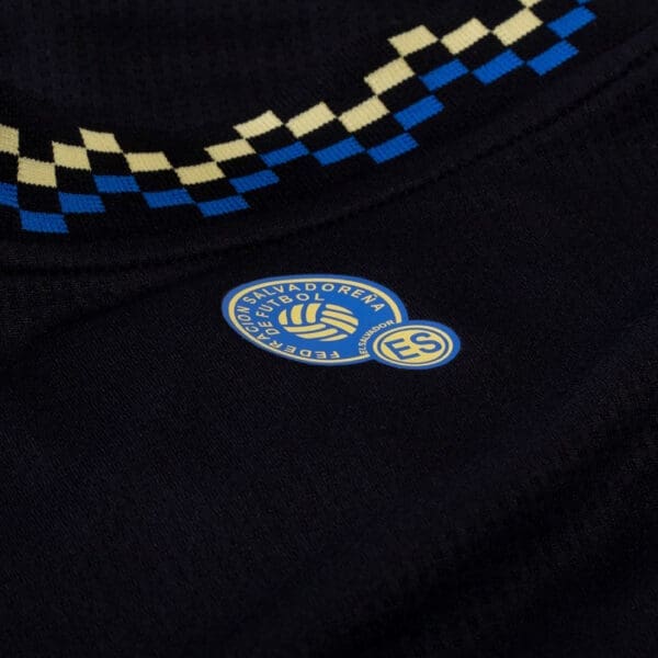 El Salvador soccer jersey logo detail