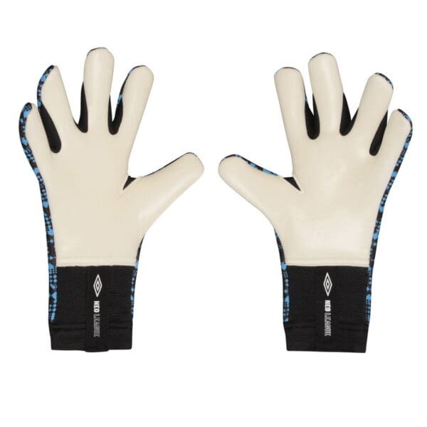 Umbro Adult Neo League Goalkeeper Gloves - Image 3