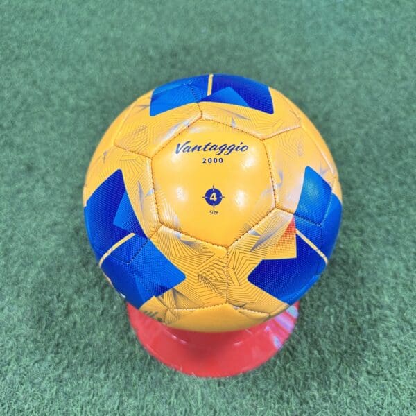 Molten Vantaggio 2000 '25 Premium Training Soccer Ball - Image 2