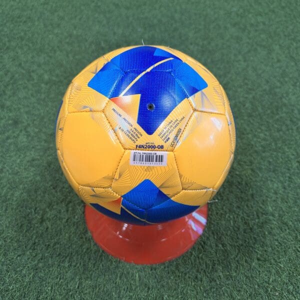 Molten Vantaggio 2000 '25 Premium Training Soccer Ball - Image 3