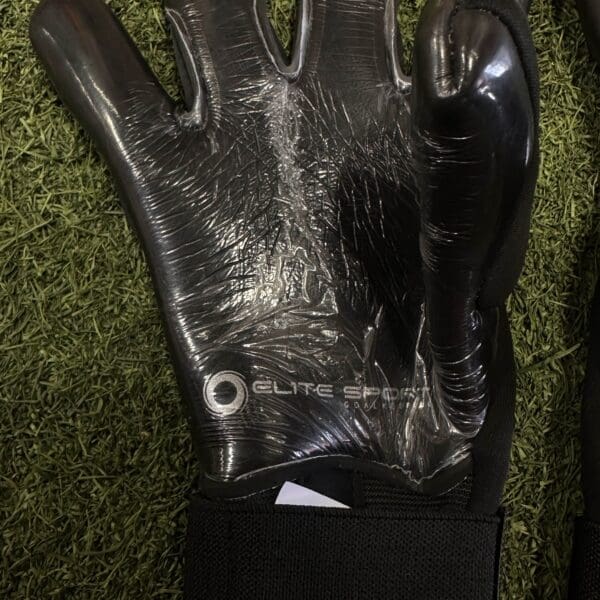 Elite Sport Revolution X Black Goalkeeper Gloves - Image 6