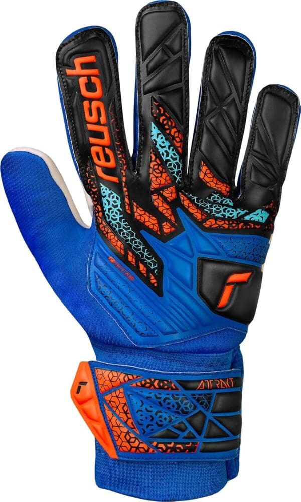 Reusch Attrakt Starter Solid Junior Soccer Goalkeeper Gloves - Image 7