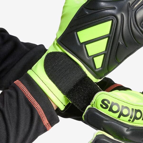 adidas Copa Club GK Kids Gloves - Image 3