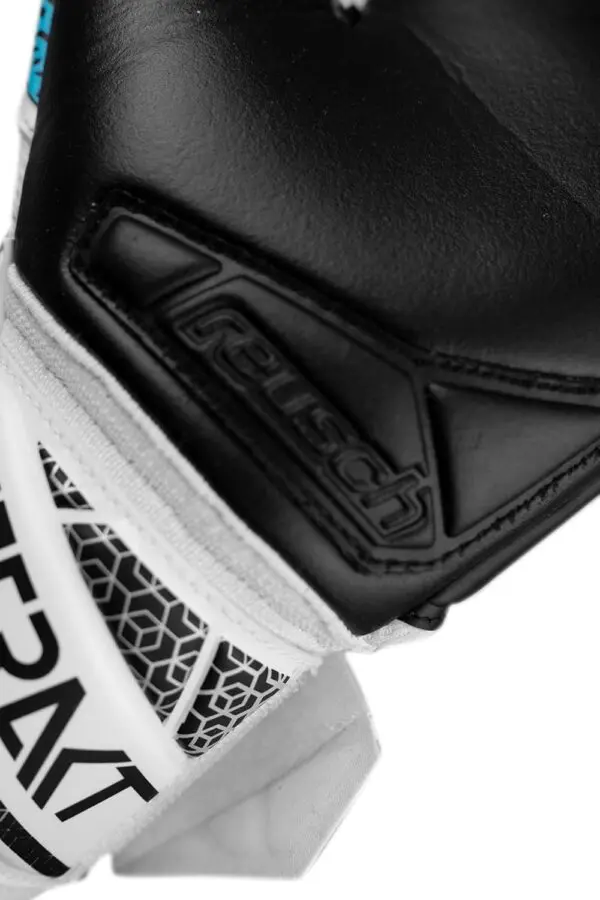 Reusch Attrakt Silver NC Finger Support Goalkeeper Gloves - Image 7