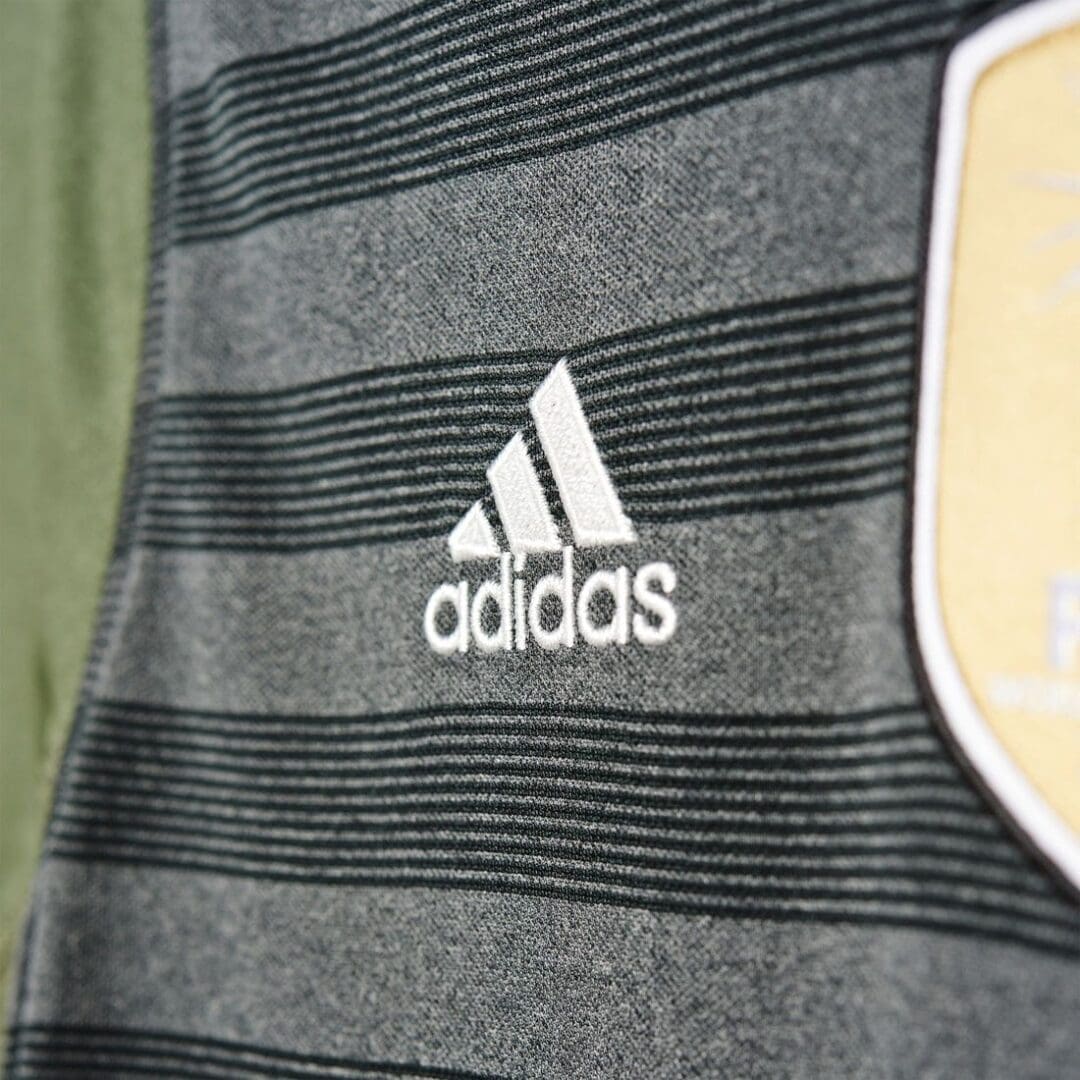 adidas Germany Youth Away Jersey 2016/17 - Image 4